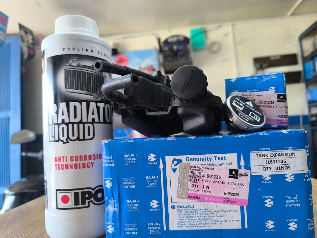 Miniatura 2 de TANQUE REFRIGERANTE PULSAR 200 NS- TAPA RADIADOR PULSAR 200 NS +LIQUIDO REFRIGERANTE HIPONE